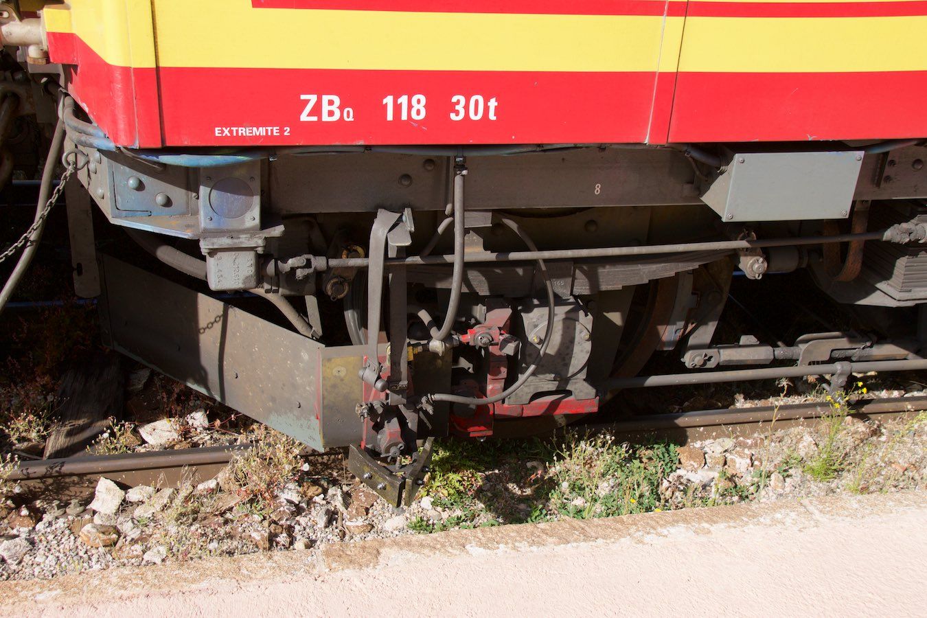 Stromabnehmer an einem Motorwagen