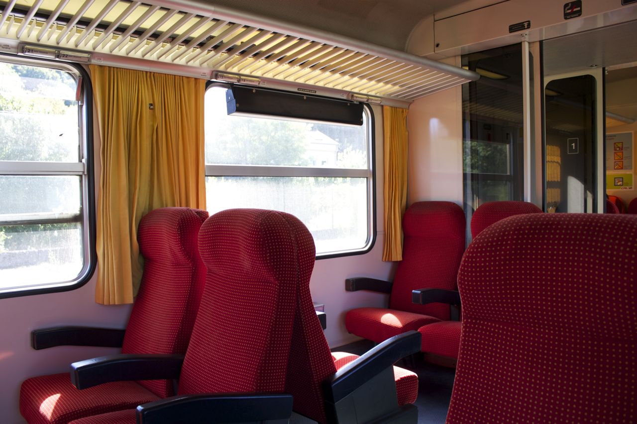 CFL Serie 2000 Innenraum 1. Klasse