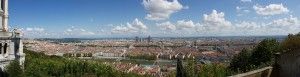 Blick auf Lyon von der Basilika Notre-Dame de Fourvière aus gesehen