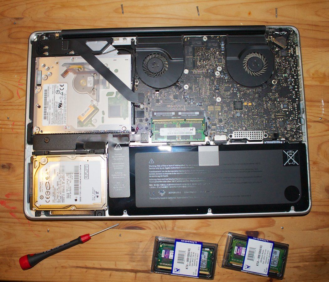 MacBook Pro Mitte 2010 von innen