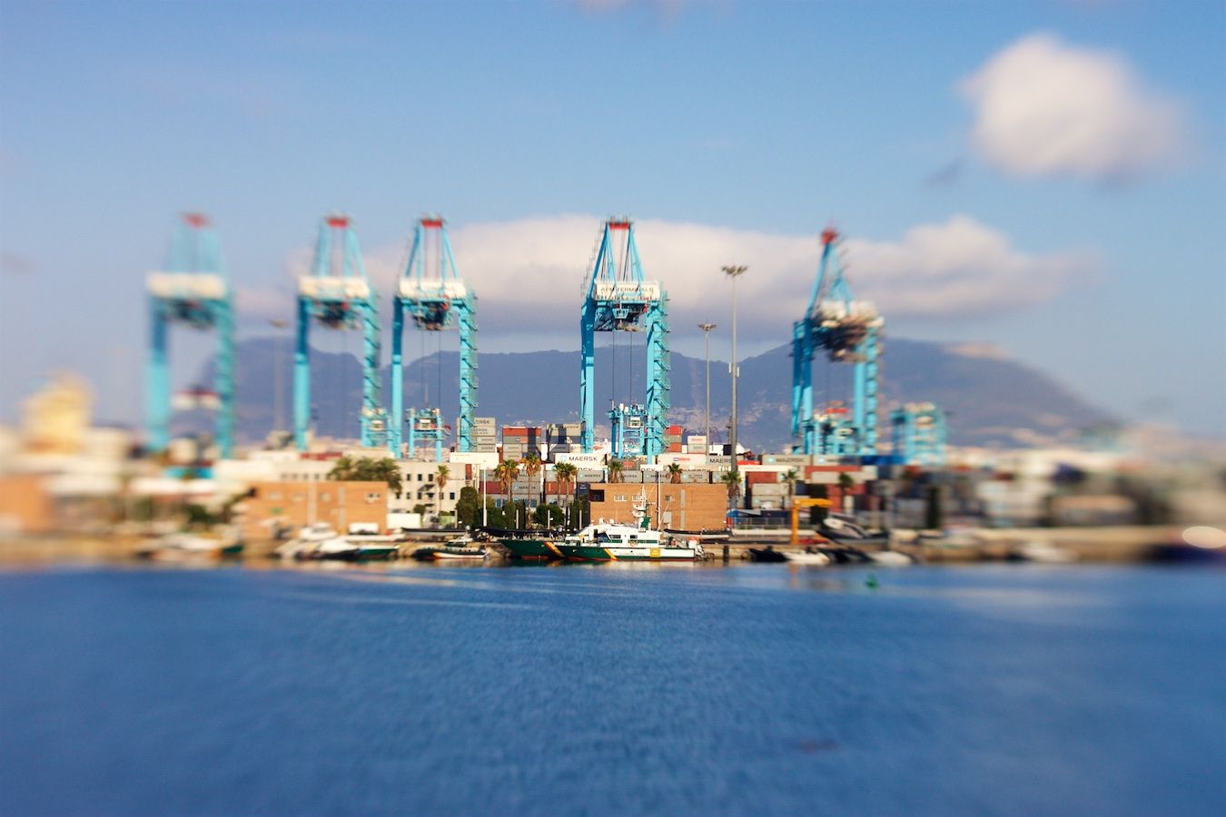 Hafen Algeciras, im Hintergrund Gibraltar