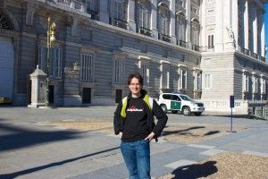 Ein-Mann-Demo vor dem spanischen Königspalast